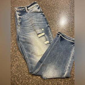 Super cute KanCan jeans with amazing color grain.  Size 15 or 31.
